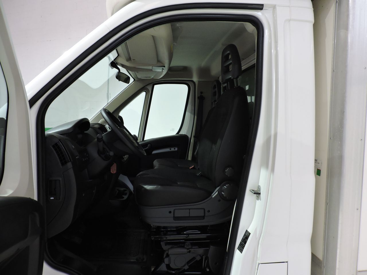 Citroën Jumper Chassis cab 4-35 L4 BlueHDi 140 S&S BVM6 Control - Foto 8