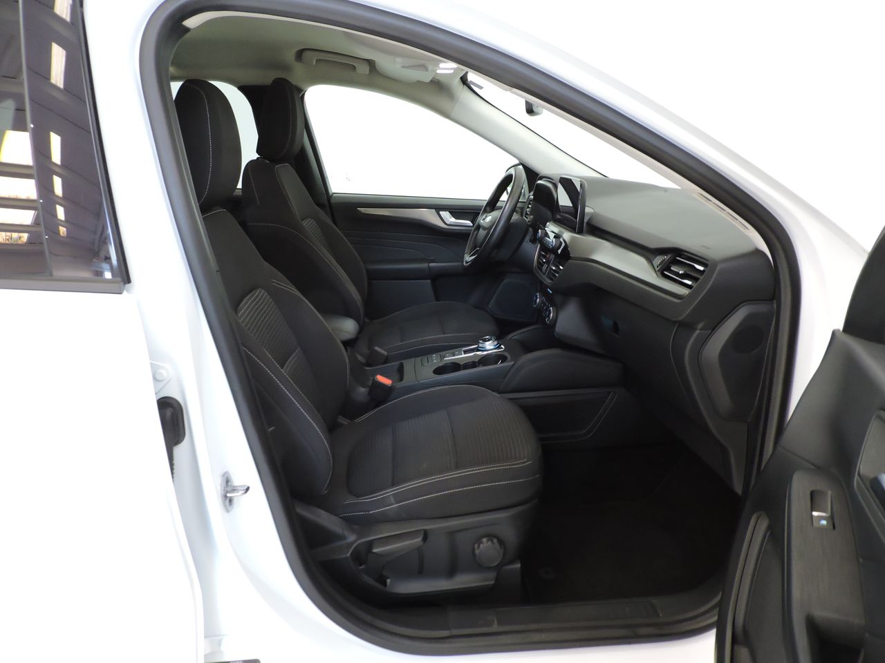 Ford Kuga 1.5 ECOBLUE 120CV 2WD TITANIUM BUS. AUTO - Foto 10