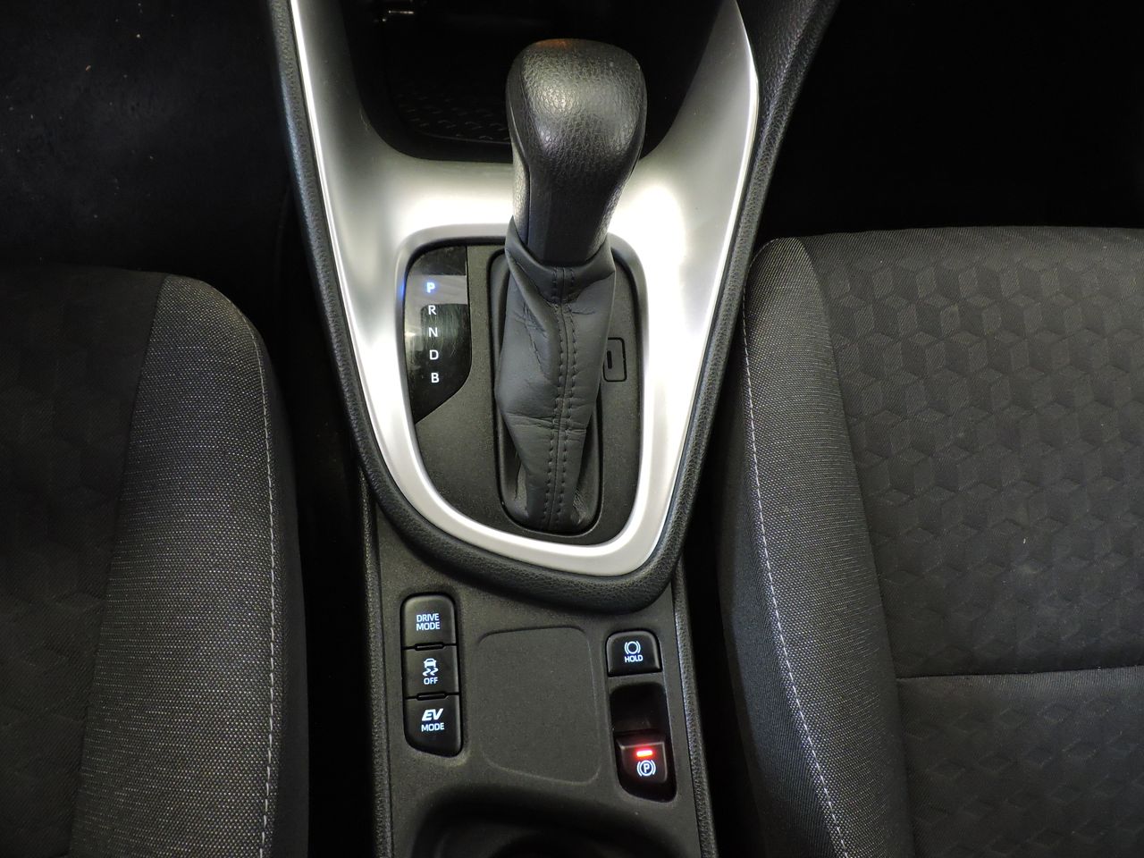 Toyota Yaris YARIS Berline Hybrid 116CV France Business Stage Academy - Foto 13