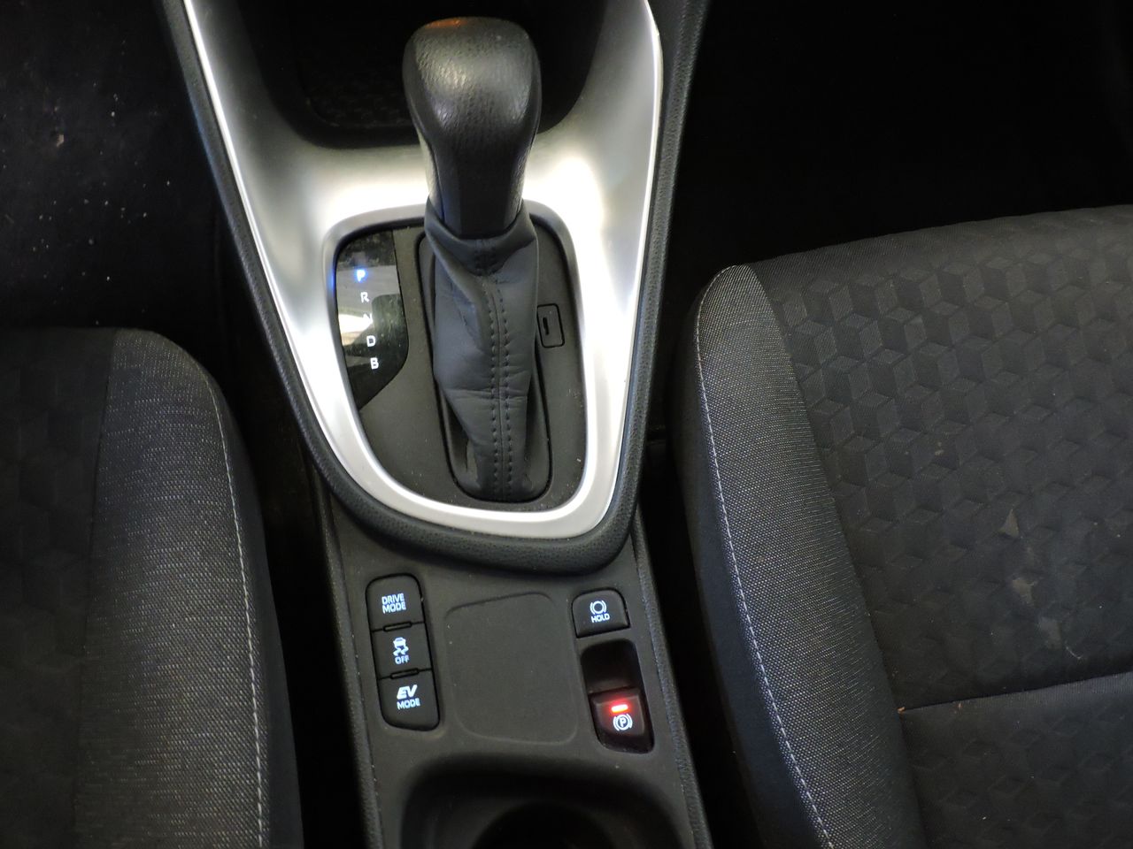 Toyota Yaris YARIS Berline Hybrid 116CV France Business Stage Academy - Foto 13