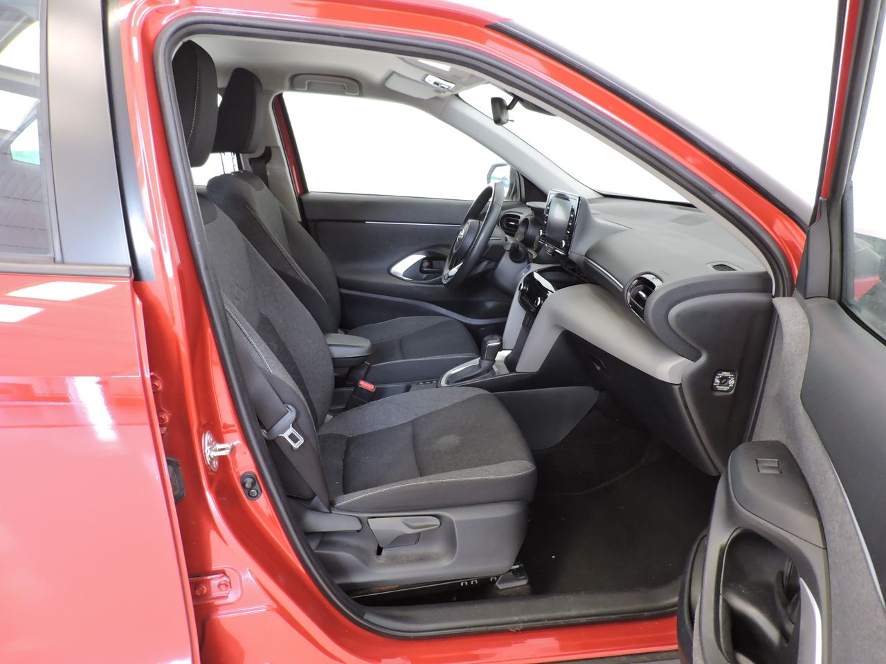 Toyota Yaris Cross Hybrid 1.5 HYBRID 116H DYNAMIC BUSINESS BEYOND - Foto 10