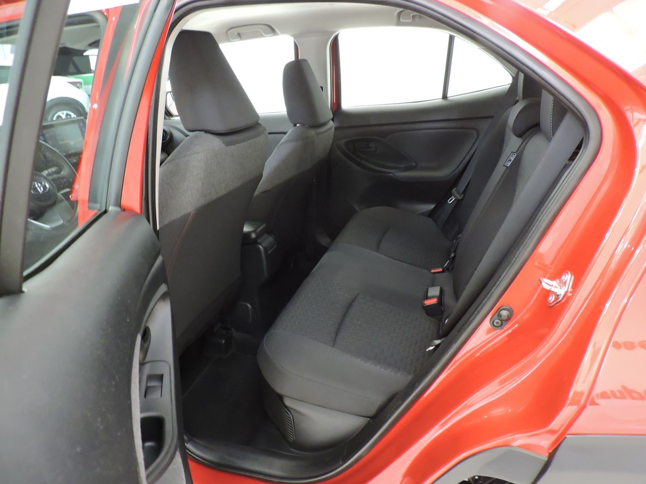 Toyota Yaris Cross 1.5 HYBRID 116H DYNAMIC BUSINESS BEYOND - Foto 11