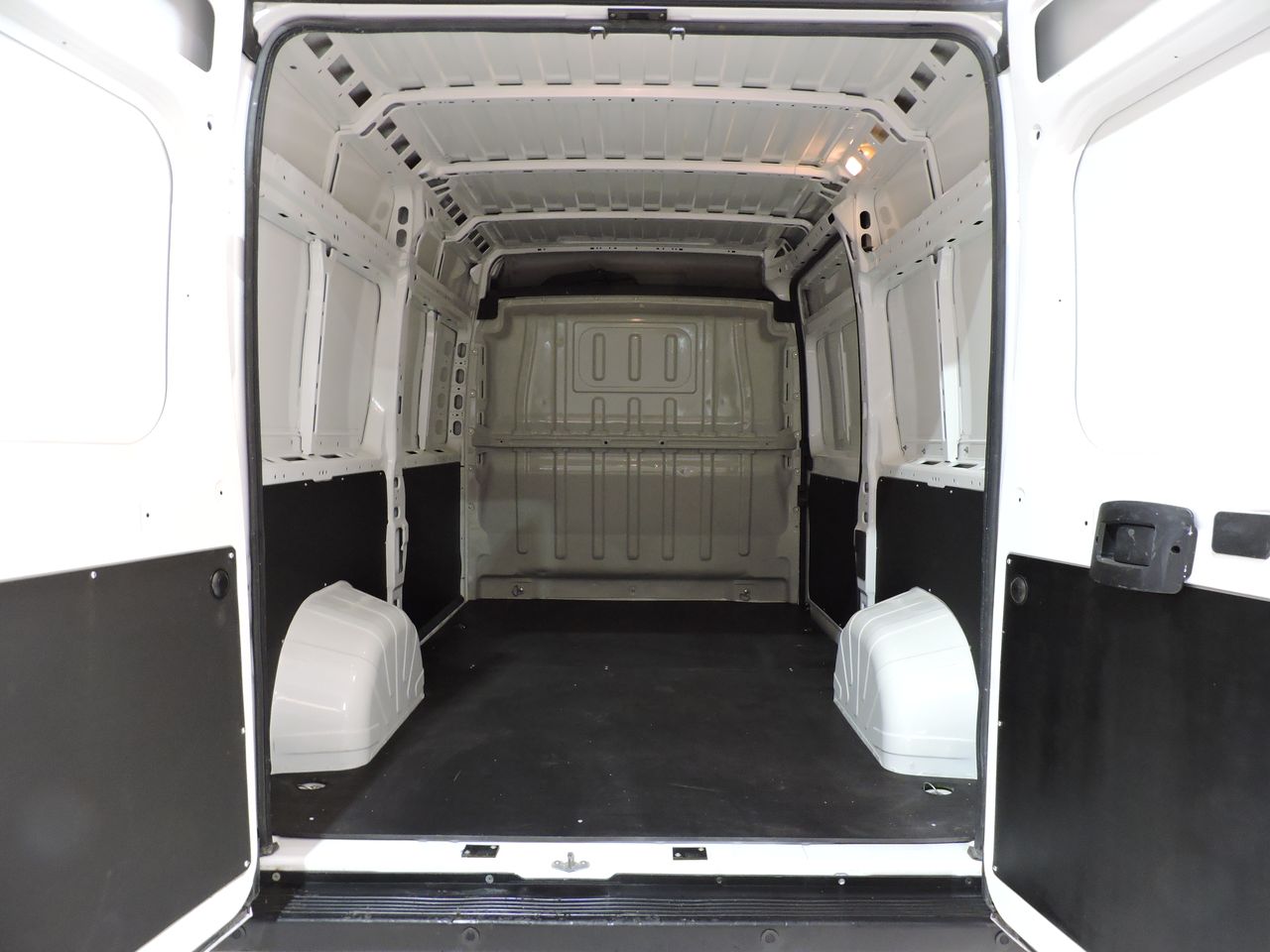 Citroën Jumper Fourgon Grand Volume 30 L2H2 Club BlueHDi 140 Start&Stop - Foto 14