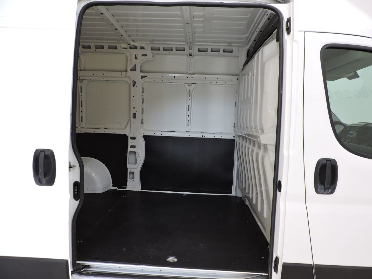 Citroën Jumper Fourgon Grand Volume 30 L2H2 Club BlueHDi 140 Start&Stop - Foto 13