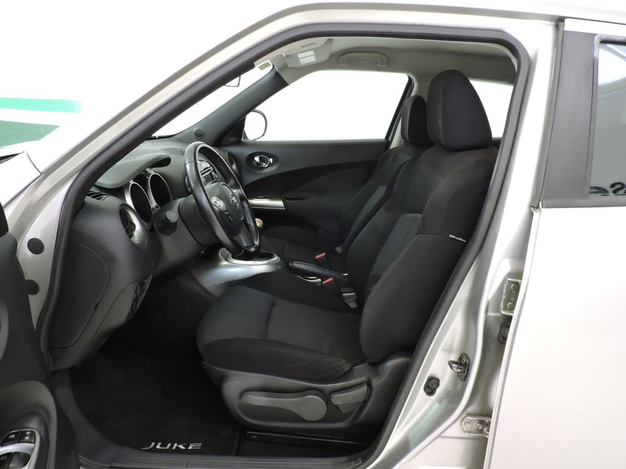 Nissan Juke Acenta 1.6i 117 CV 4X2 - Foto 8