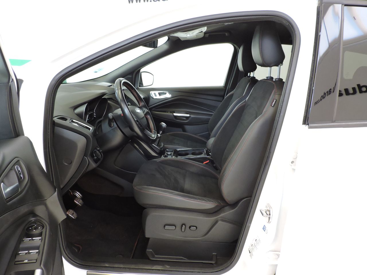 Ford Kuga ST-Line 1.5 EcoBoost Auto-Start-Stop 88 kW (120 CV) 4x2 - Foto 9