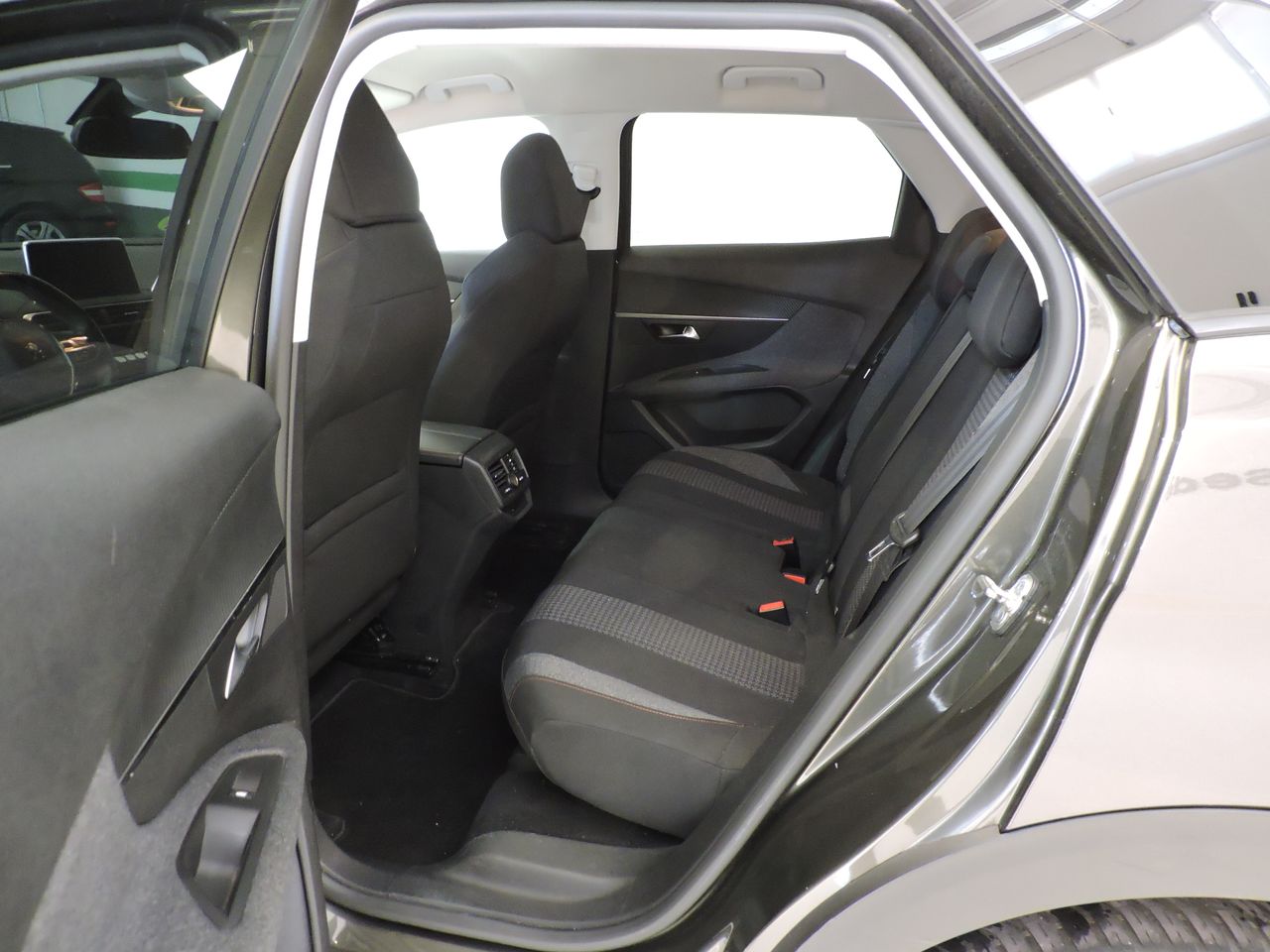 Peugeot 3008 Active PureTech 130 S&S EAT8 - Foto 11