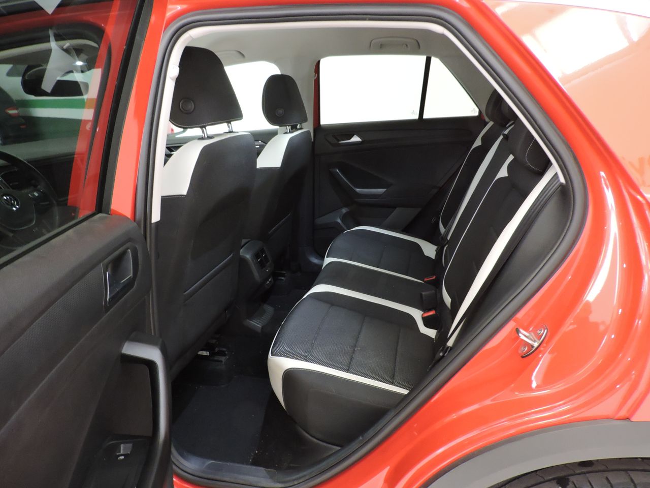 Volkswagen T-Roc Sport 1.5 TSI 110 kW (150 CV) - Foto 11