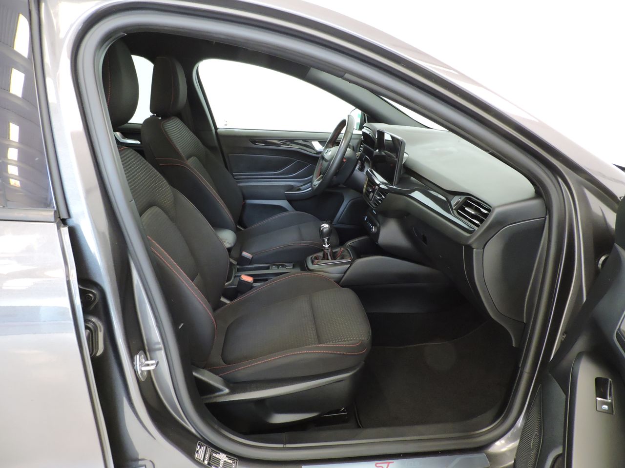 Ford Focus Berlina ST-Line 1.0 EcoBoost MHEV 92 kW (125 CV) - Foto 10