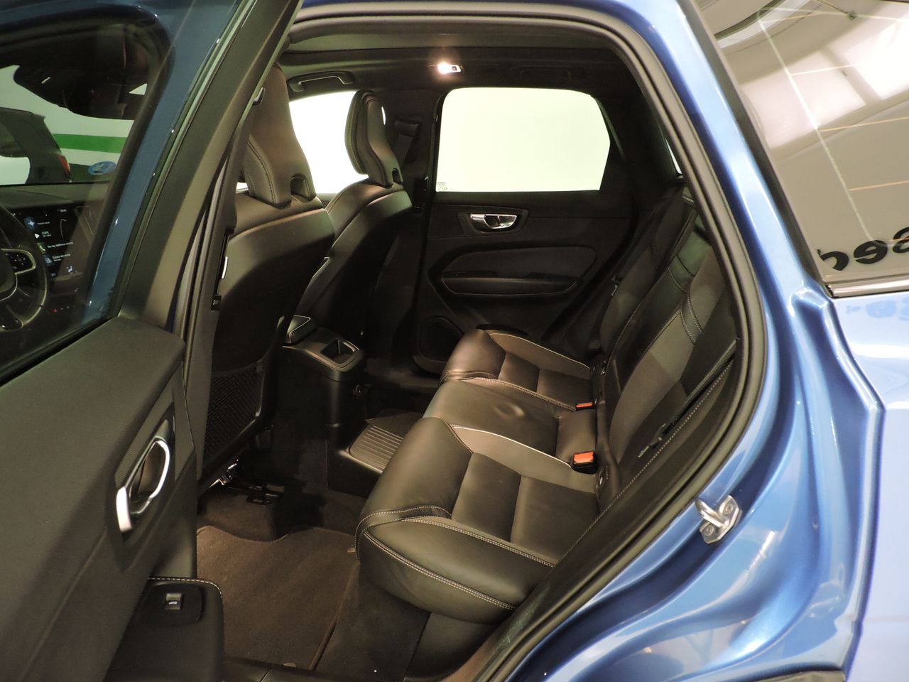 Volvo XC60 T6 AWD Recharge R-Design - Foto 11