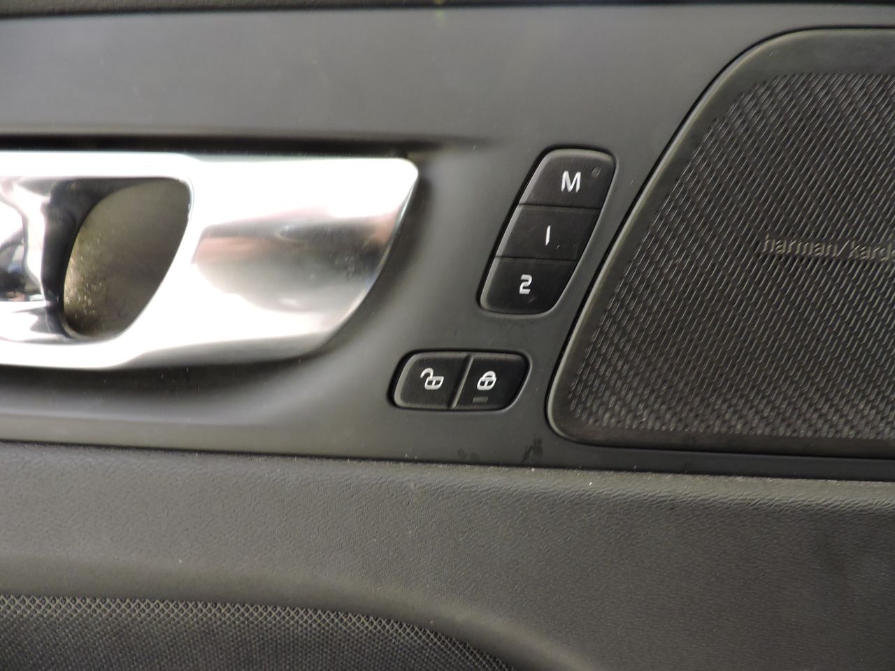 Volvo XC60 T6 AWD Recharge R-Design - Foto 16