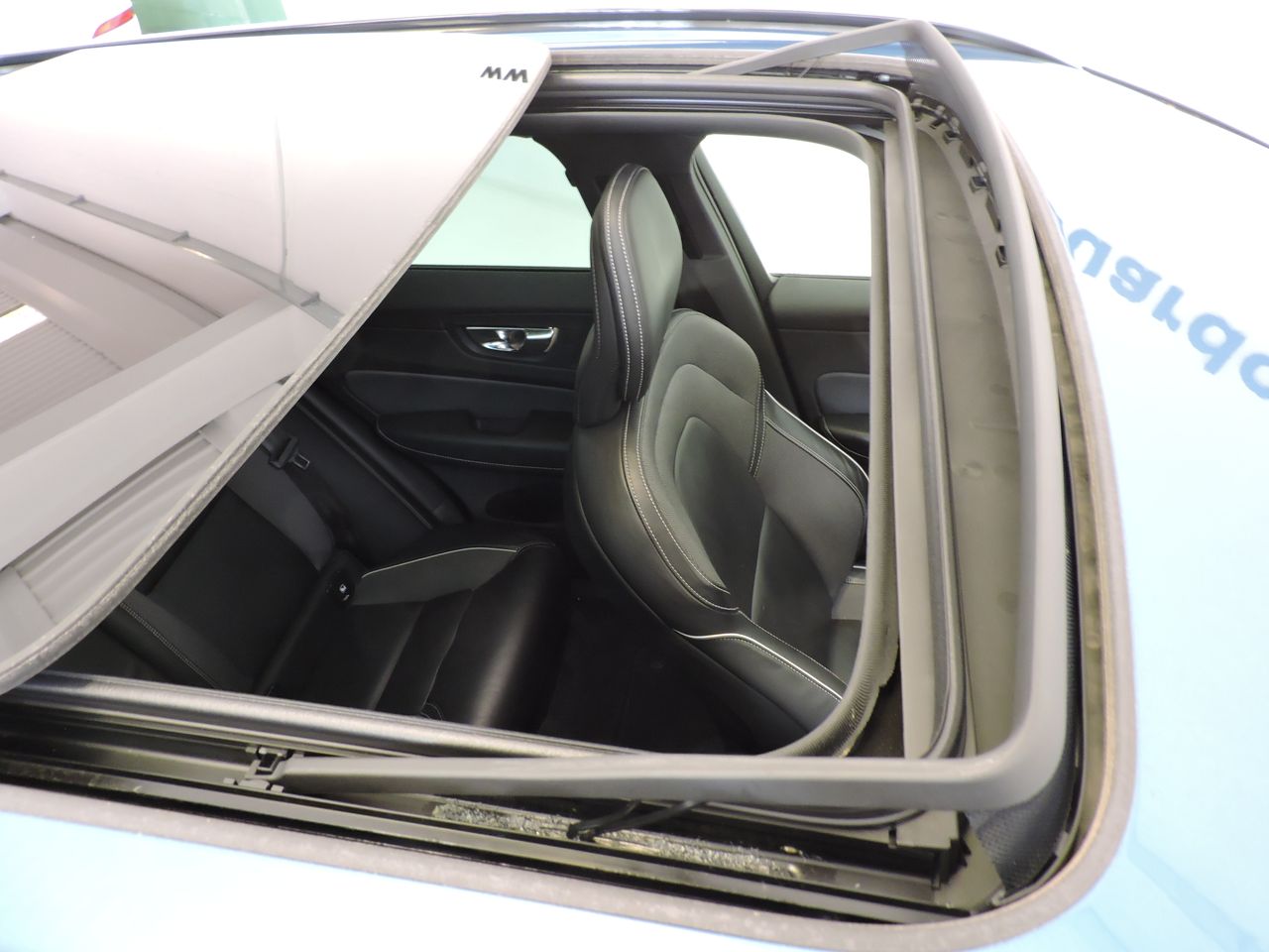 Volvo XC60 T6 AWD Recharge R-Design - Foto 18