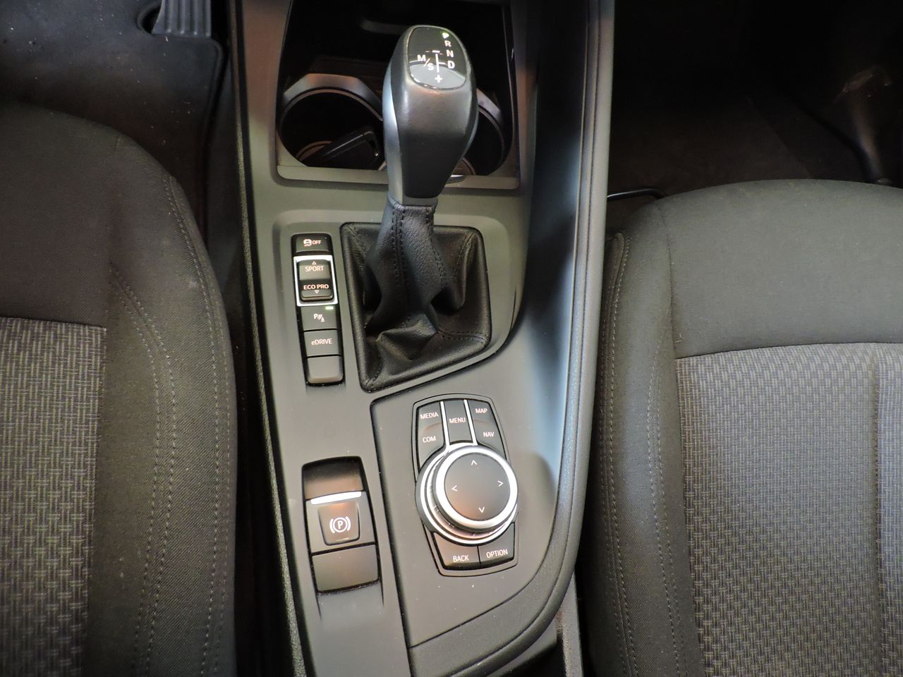 BMW X1 xDrive25e Business Advantage - Foto 11