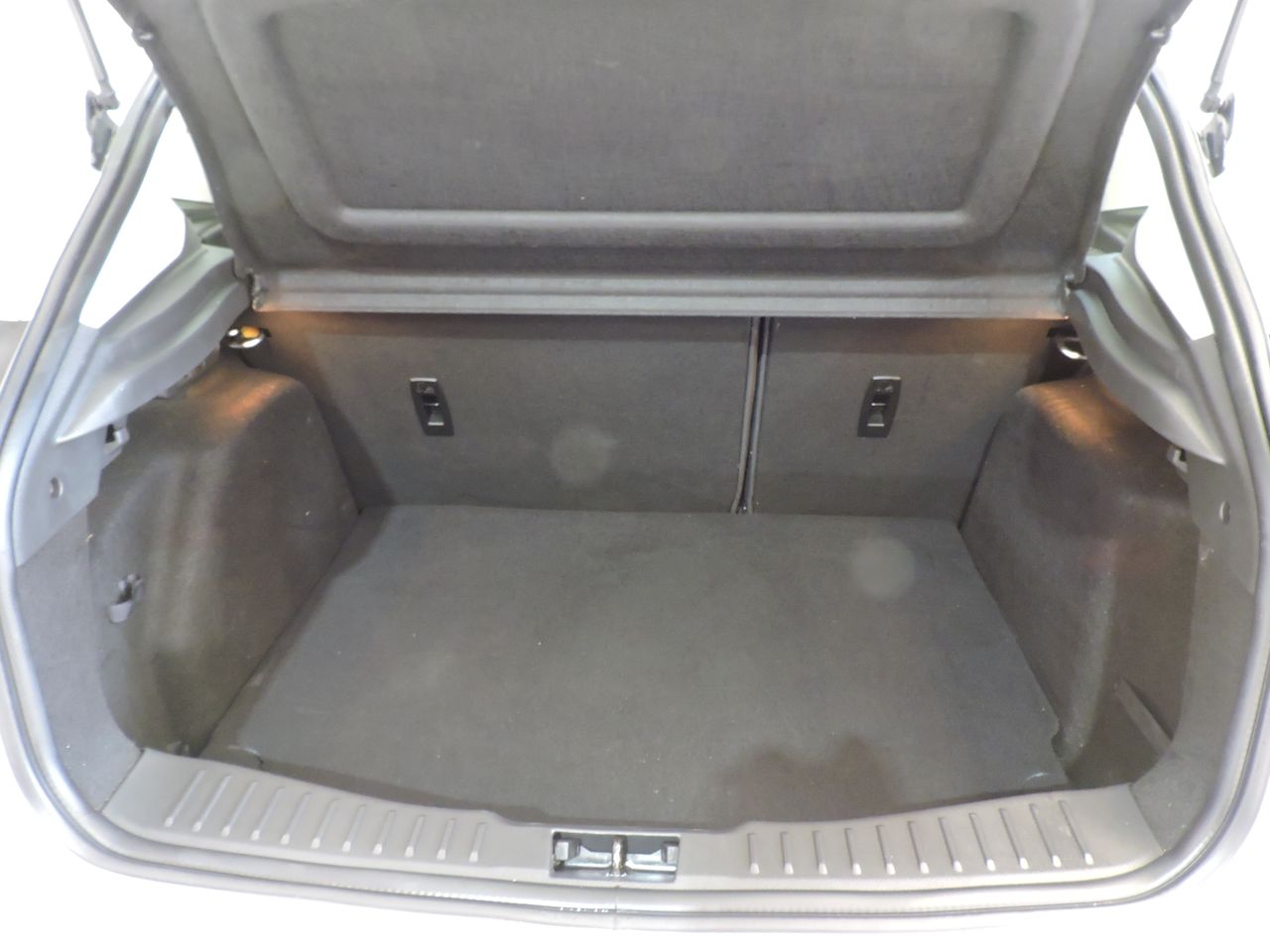 Ford Focus Berlina Trend+ 1.0 EcoBoost 92 kW (125 CV) Auto-Start-Stop - Foto 13