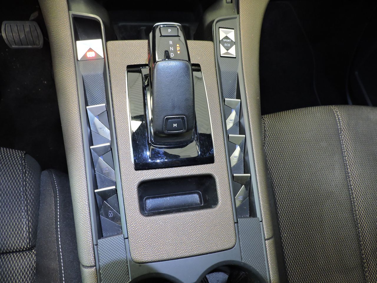 DS DS 7 Crossback DS7 Crossback Business 1.5 BlueHDi 130CV - Foto 13