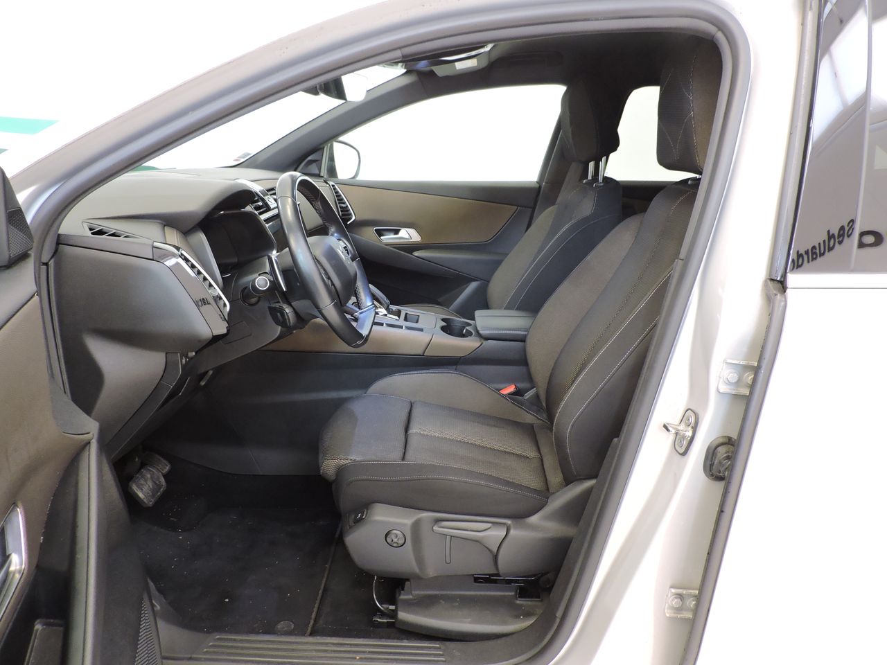 DS DS 7 Crossback DS7 Crossback Business 1.5 BlueHDi 130CV - Foto 9