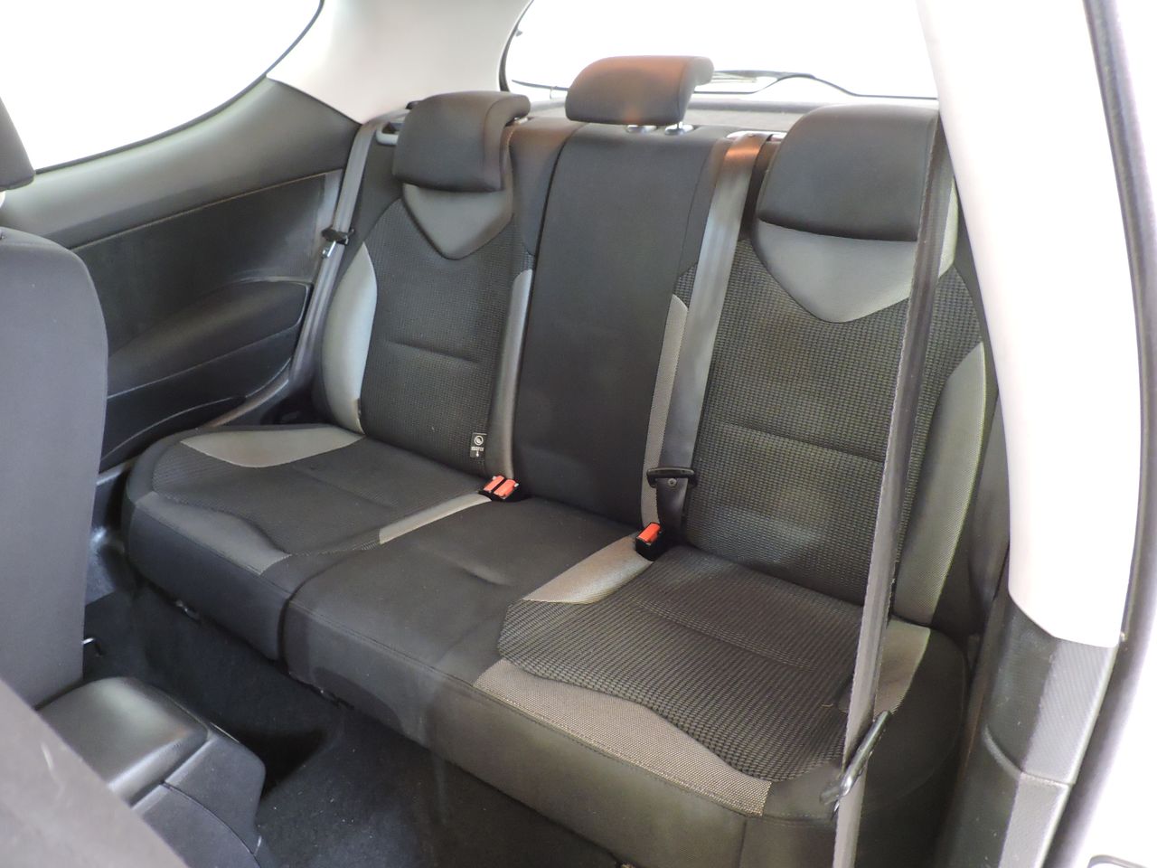 Peugeot 308 3p Sport 1.6 HDi 110 FAP - Foto 12