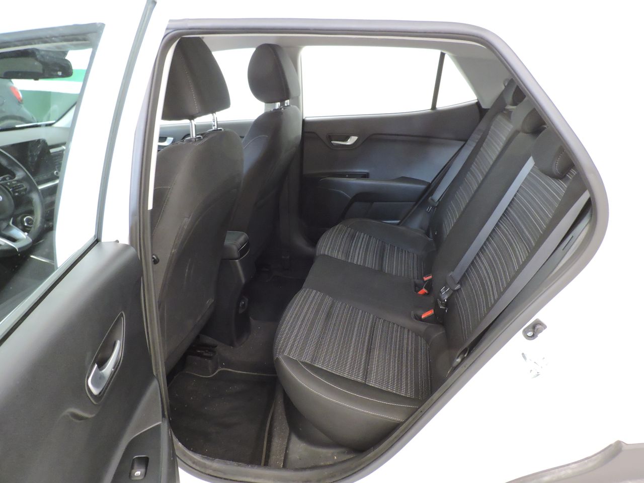 Kia Stonic 1.0 T-GDi MHEV iMT 74 kW (100 CV) Drive - Foto 11