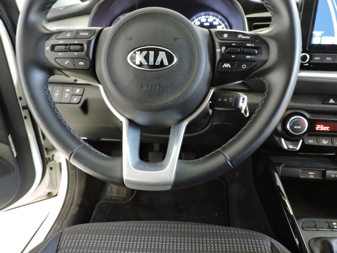 Kia Stonic 1.0 T-GDi MHEV iMT 74 kW (100 CV) Drive - Foto 12