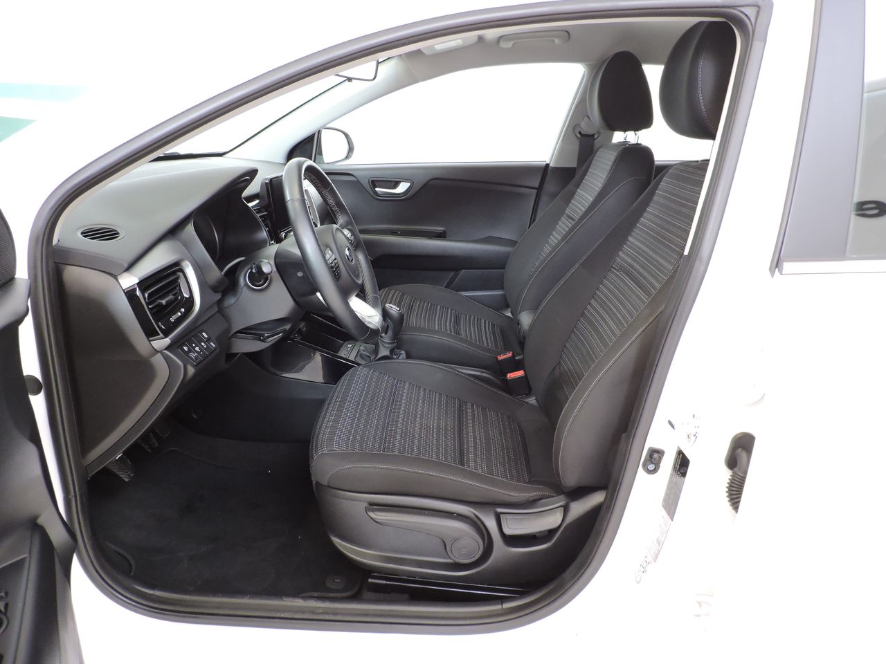Kia Stonic 1.0 T-GDi MHEV iMT 74 kW (100 CV) Drive - Foto 9