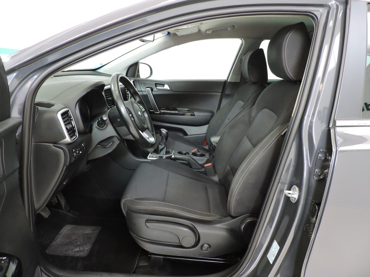 Kia Sportage 1.6 MHEV Drive 100 kW (136 CV) 4x2 - Foto 9