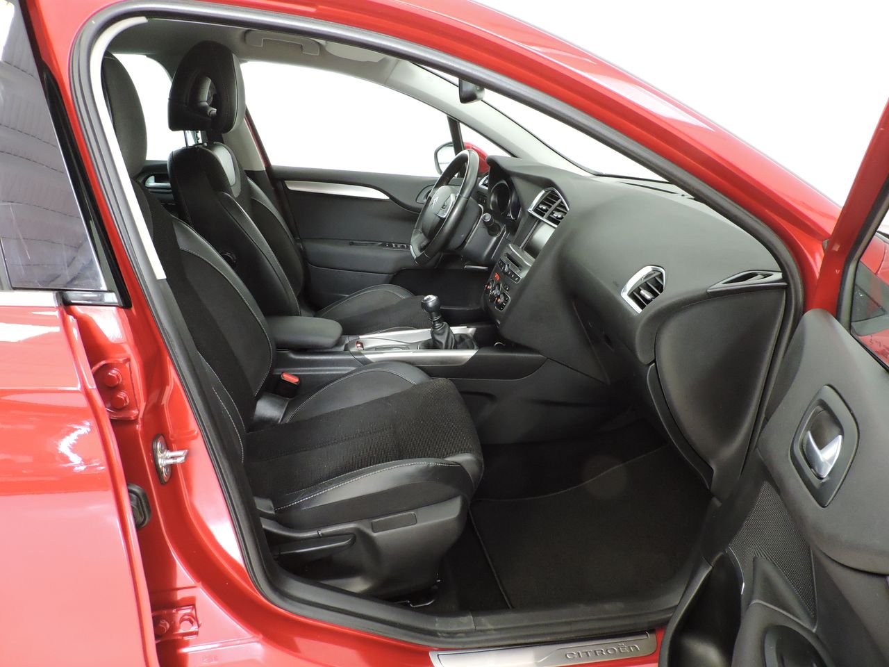 Citroën C4 BlueHDi 120 S&S Shine - Foto 10