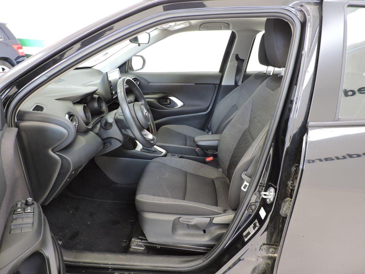 Toyota Yaris Cross YARIS CROSS 1.5 HYBRID 116H DYNAMIC BUSINESS - Foto 9