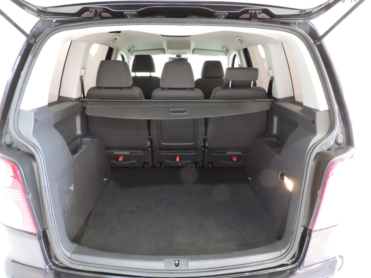 Volkswagen Touran Advance 1.4 TSI 140 CV DSG 7 vel. - Foto 14