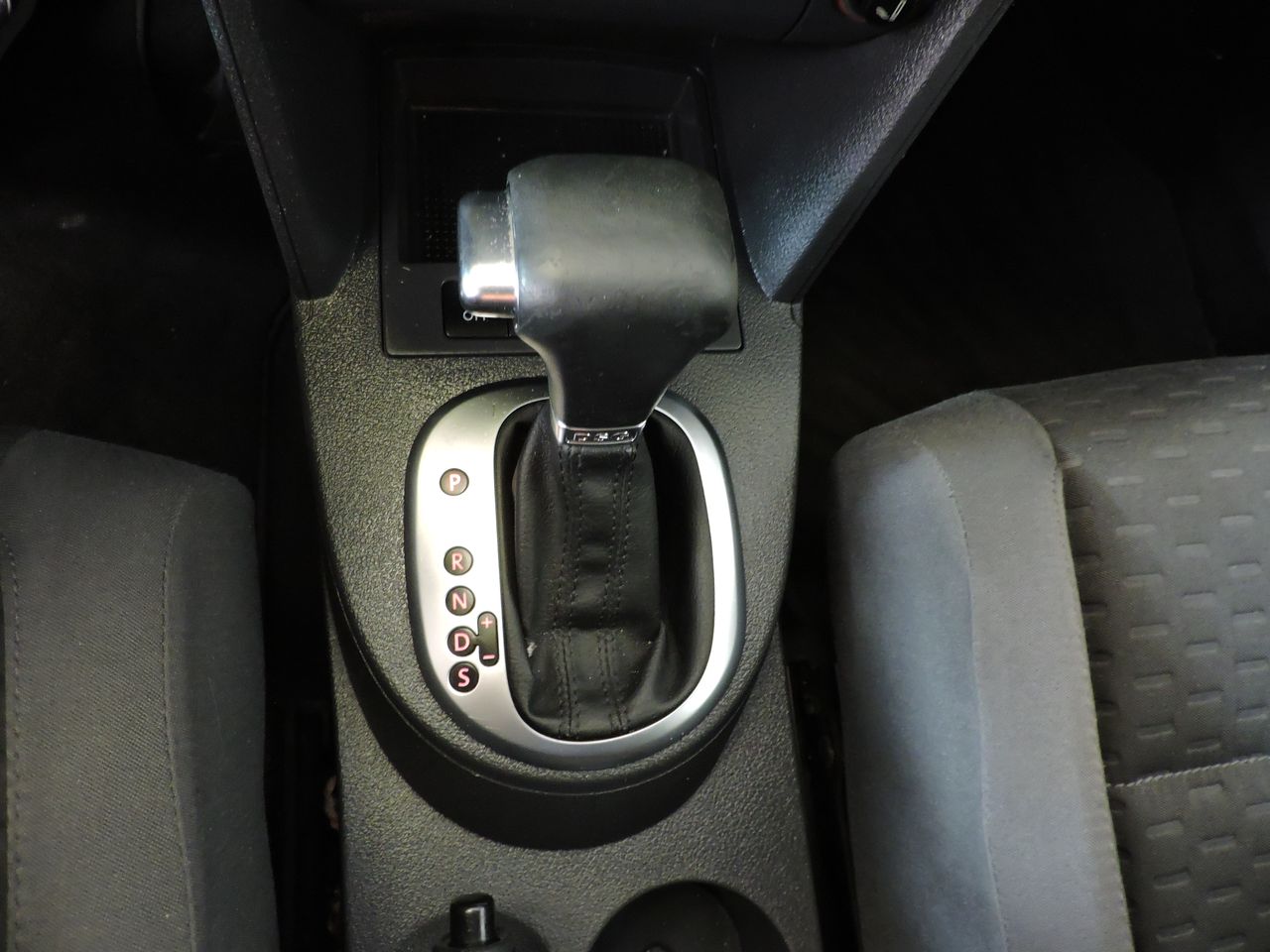 Volkswagen Touran Advance 1.4 TSI 140 CV DSG 7 vel. - Foto 13