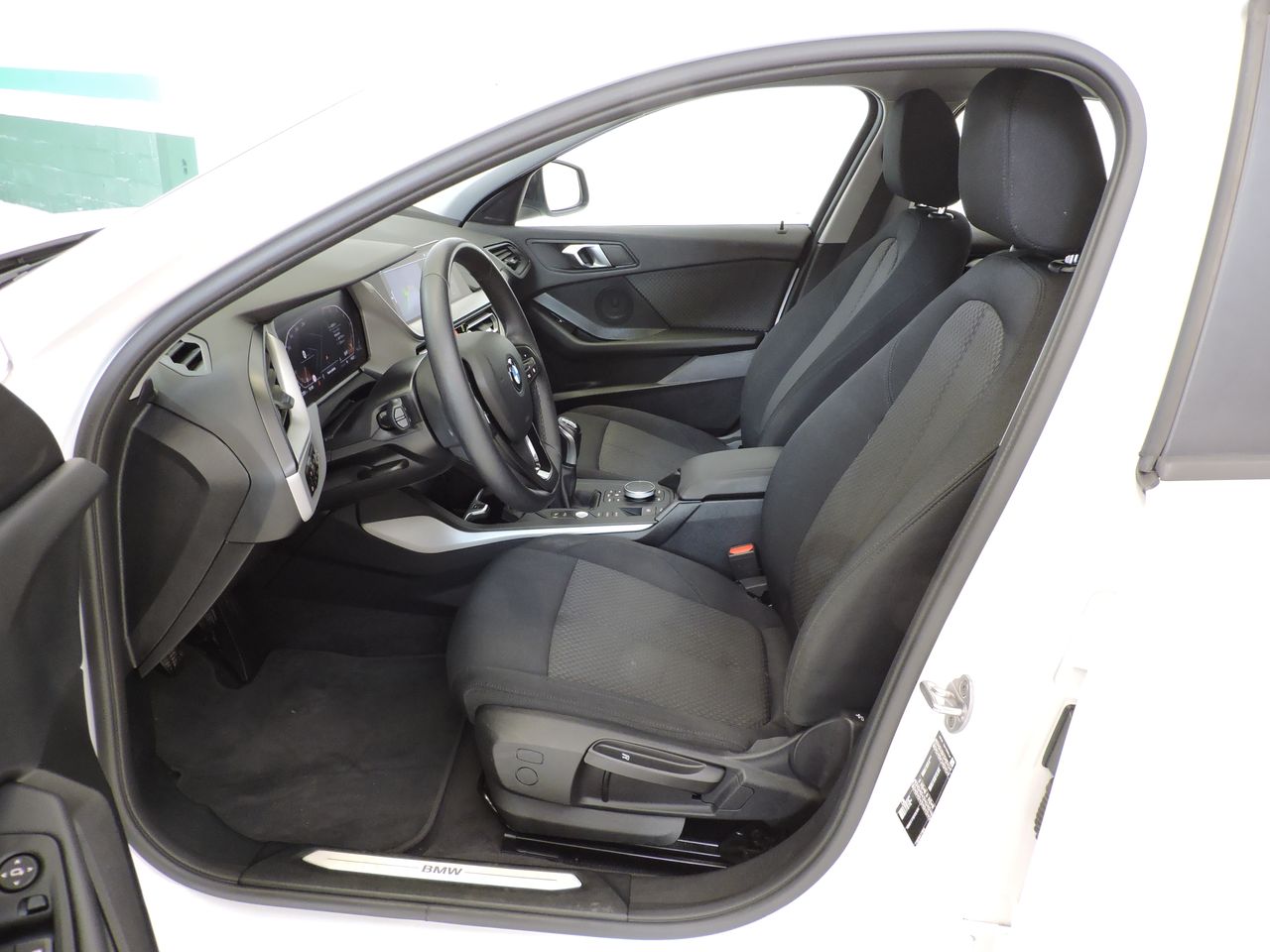 BMW Serie 1 118I ADVANTAGE - Foto 9