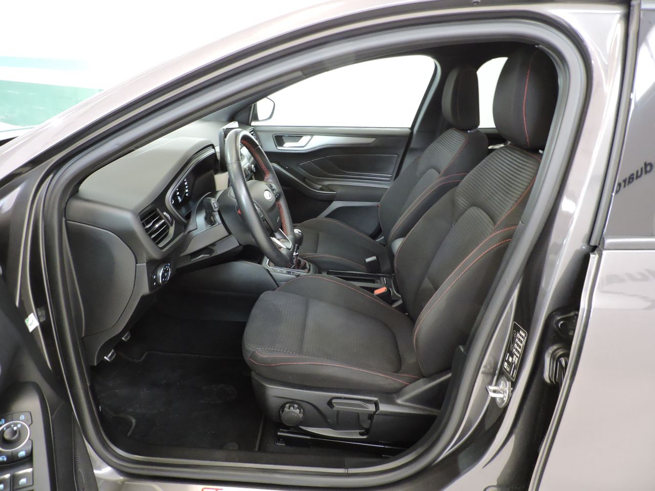 Ford Focus Berlina ST-Line 1.0 EcoBoost MHEV 92 kW (125 CV) - Foto 9