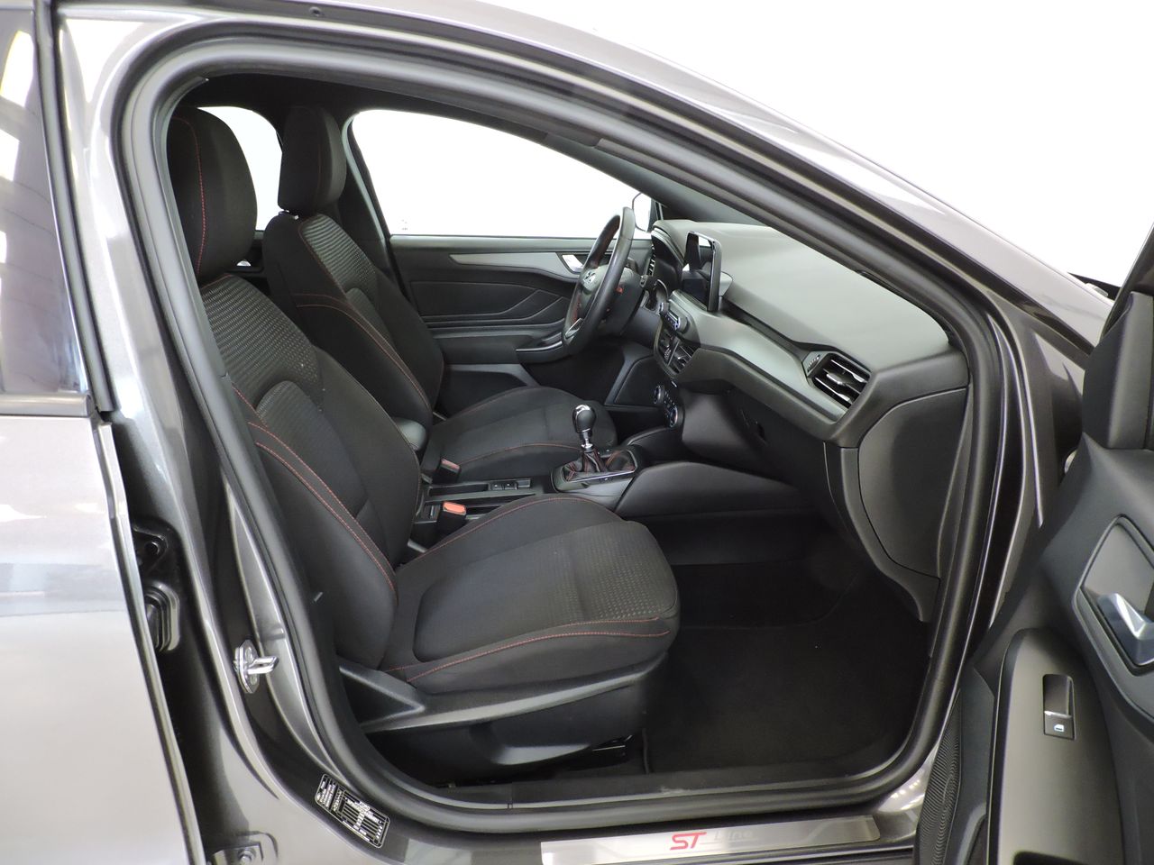 Ford Focus Berlina ST-Line 1.0 EcoBoost MHEV 92 kW (125 CV) - Foto 10