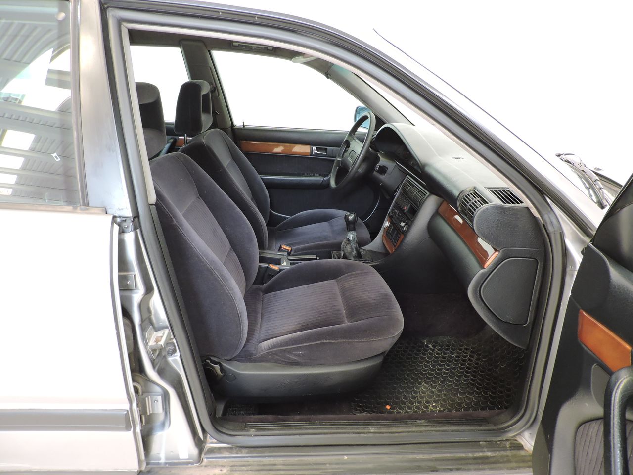 Audi 100 2.8 - Foto 10