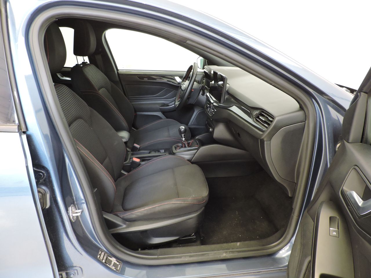 Ford Focus Berlina ST-Line 1.0 EcoBoost MHEV 114 kW (155 CV) - Foto 10