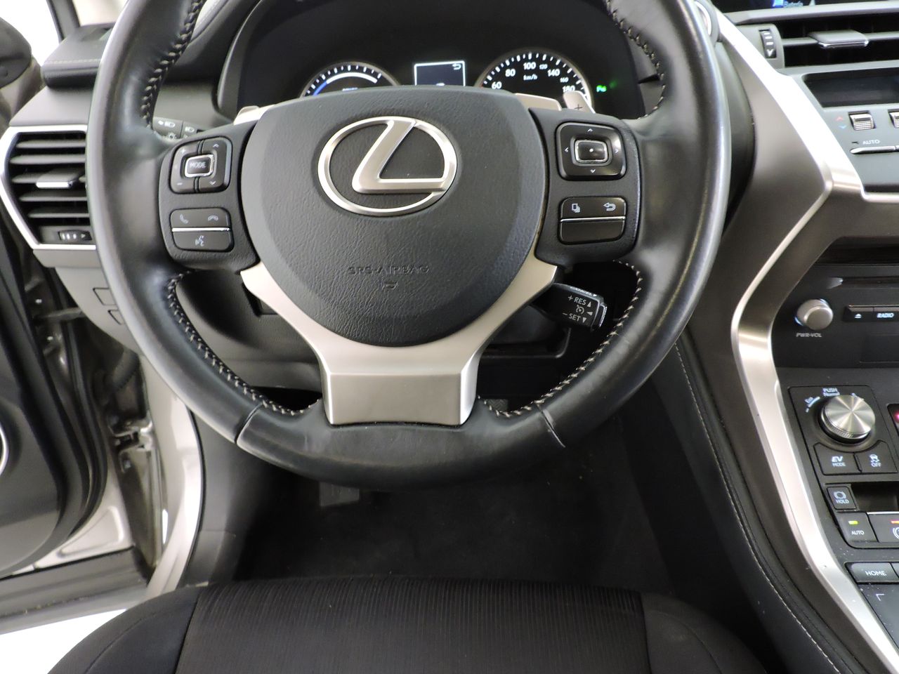 Lexus NX NX 300h Business Line 5d - Foto 12