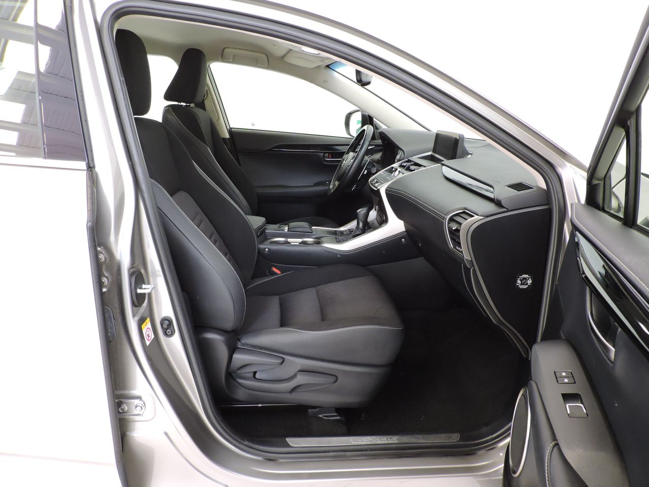 Lexus NX NX 300h Business Line 5d - Foto 10