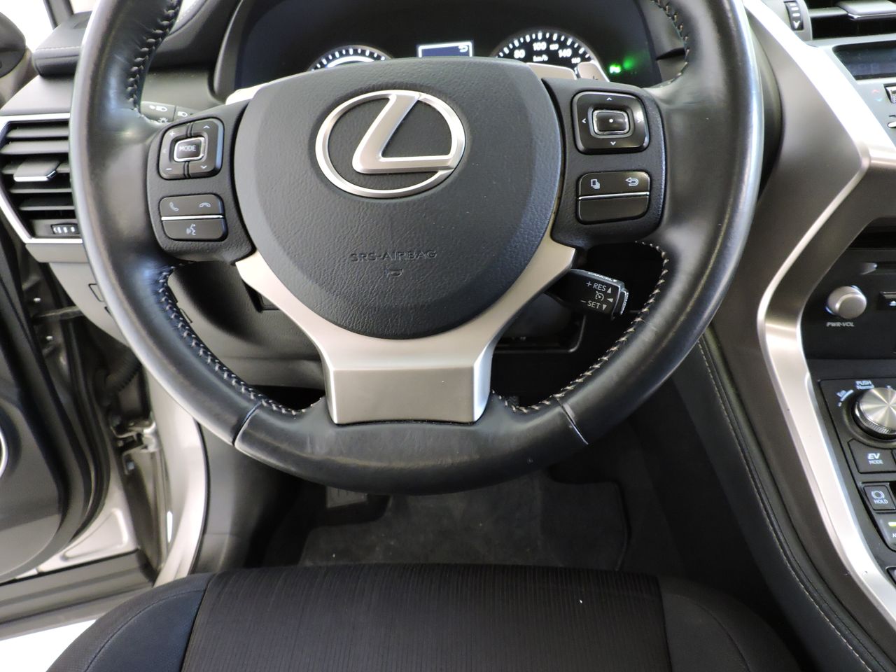 Lexus NX NX 300h Business Line 5d - Foto 12