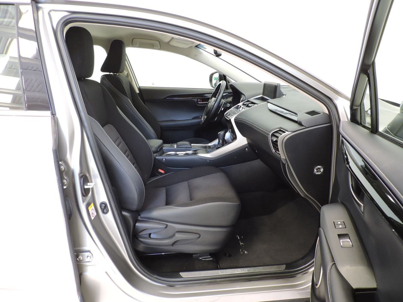 Lexus NX NX 300h Business Line 5d - Foto 10