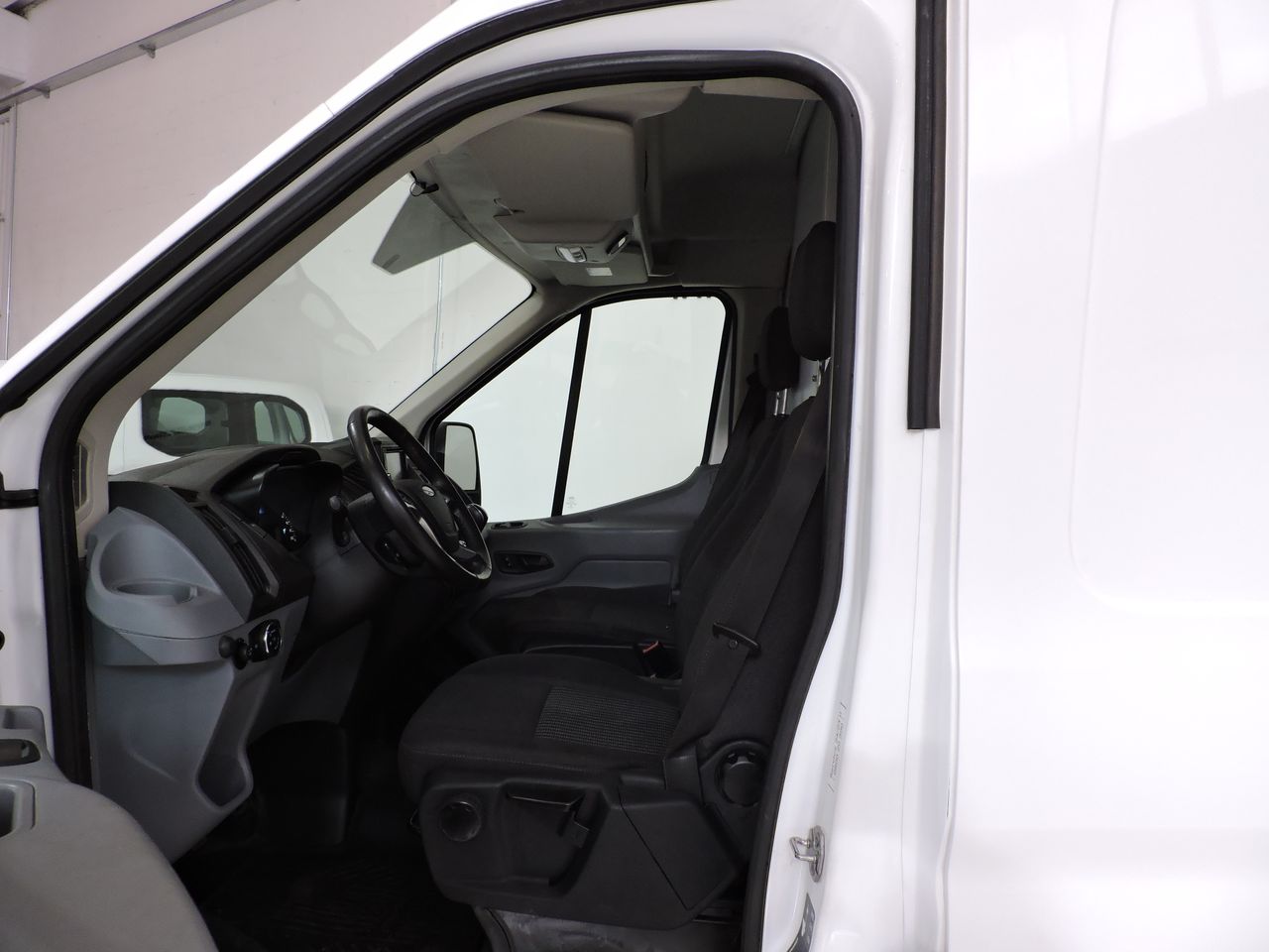 Ford Transit TRANSIT 2T 350M FG MWB HR DSL 2.0 TDCi L2H2 Trend - Foto 9