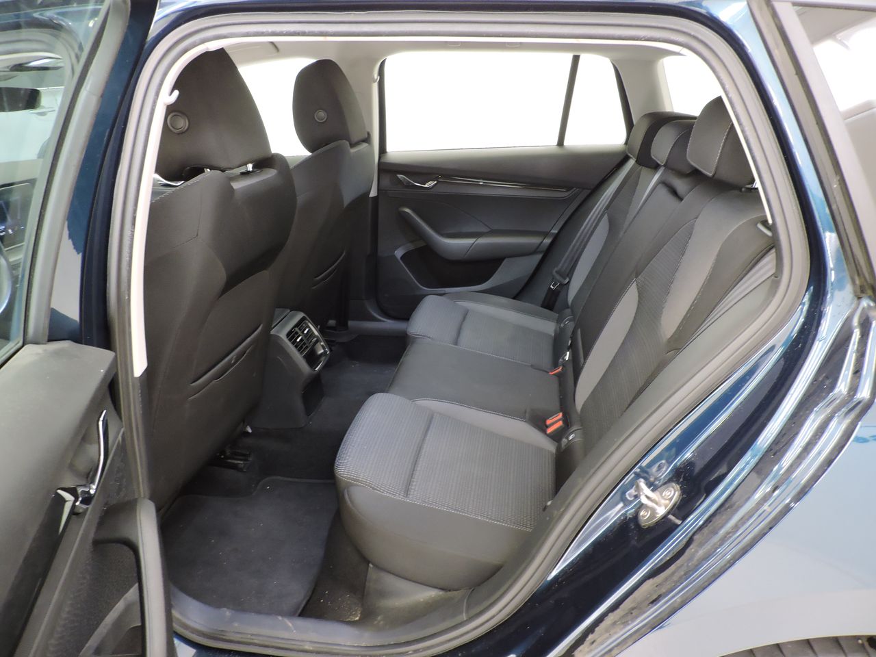 Skoda Octavia OCTAVIA COMBI 1.4 TSI PHEV iV 204 DSG6e Business - Foto 11