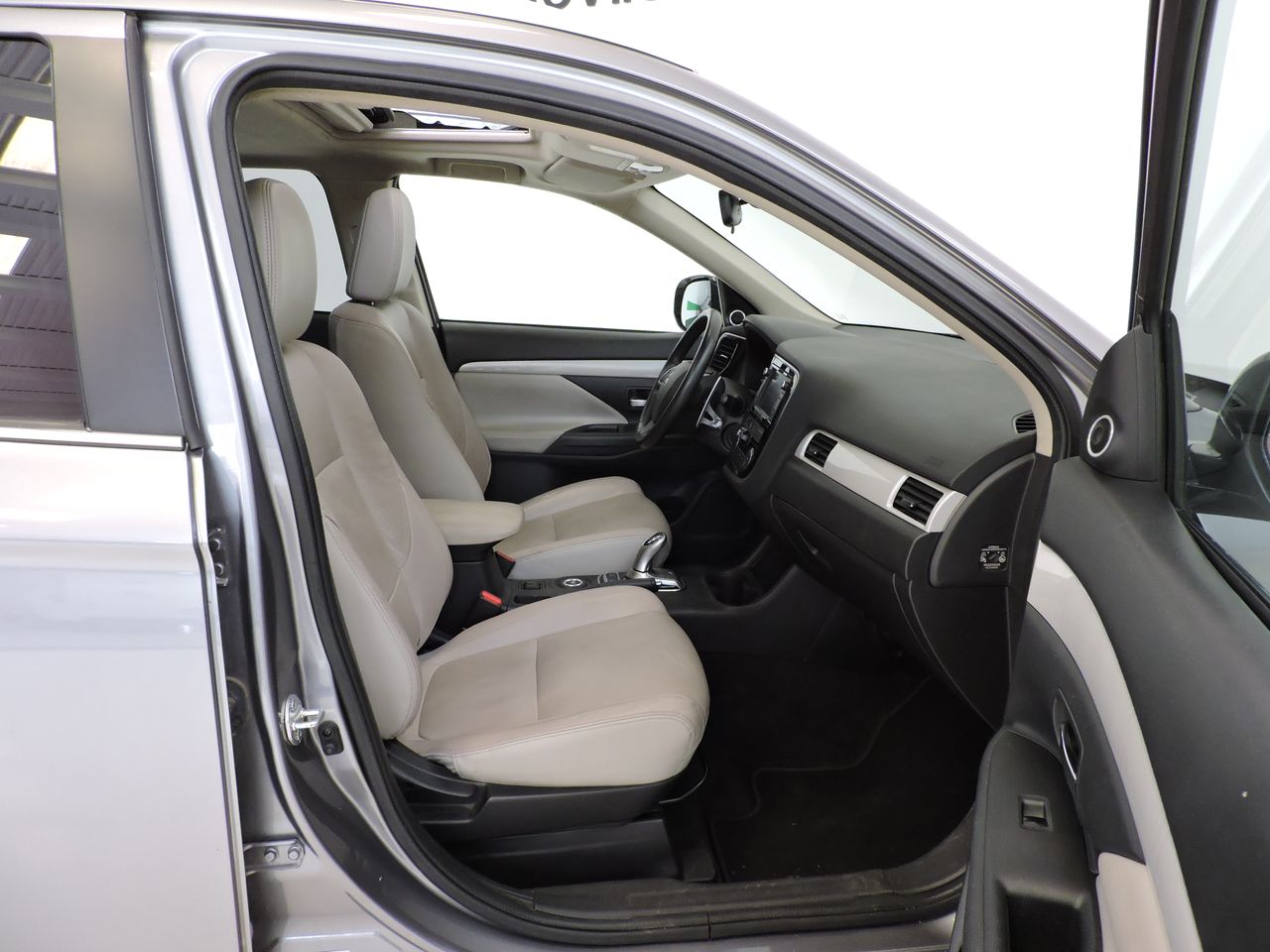 Mitsubishi Outlander PHEV Kaiteki 4WD - Foto 10