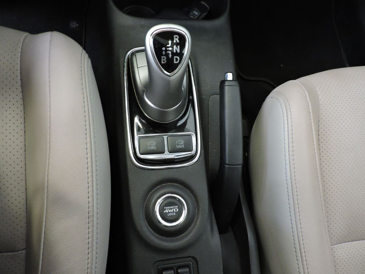 Mitsubishi Outlander PHEV Kaiteki 4WD - Foto 13