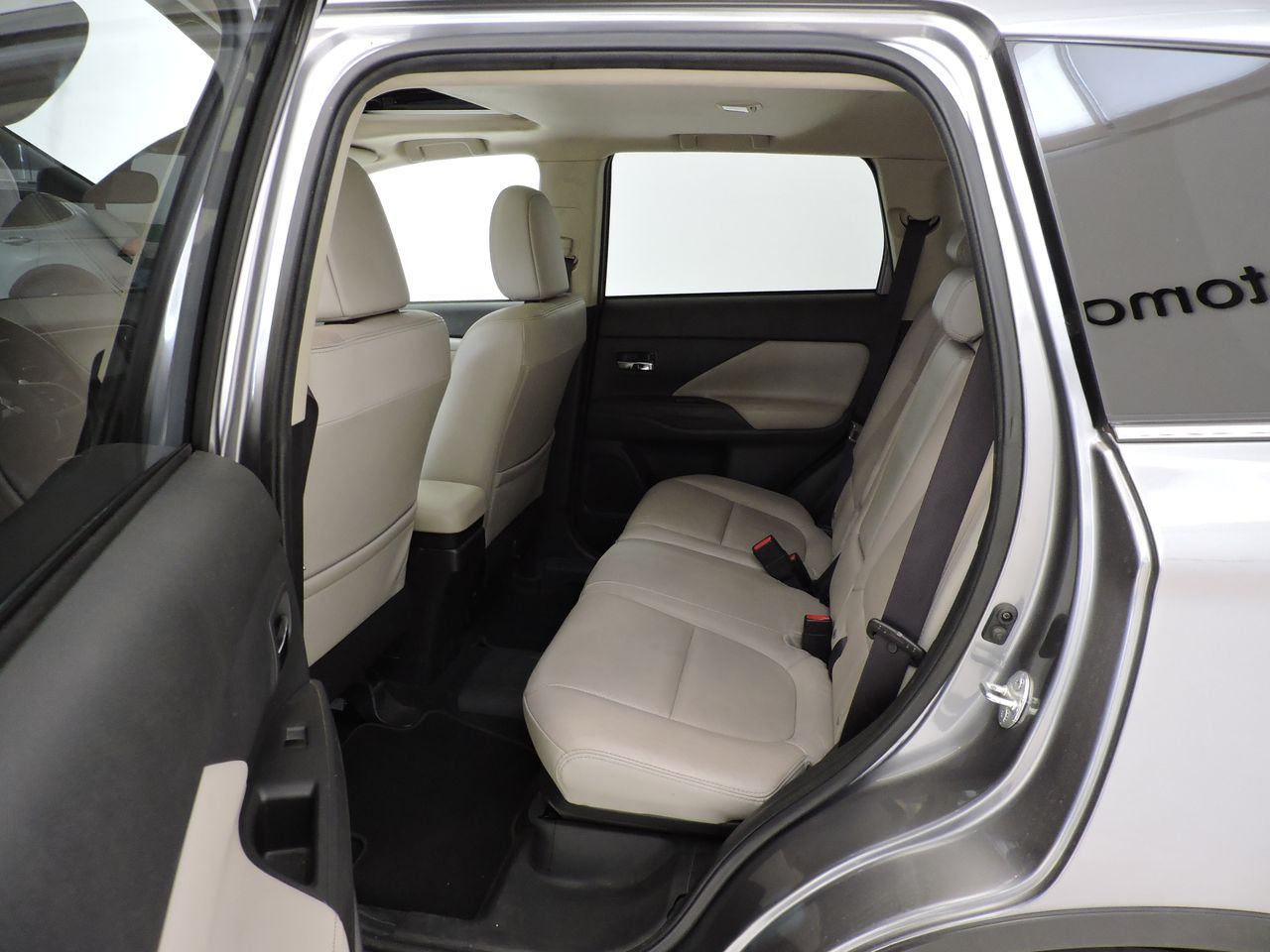 Mitsubishi Outlander PHEV Kaiteki 4WD - Foto 11