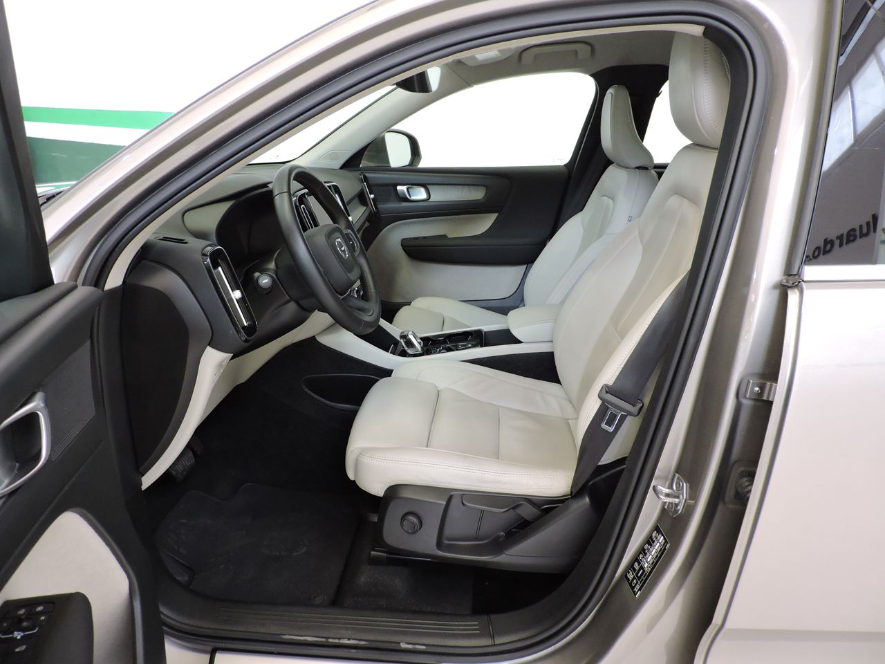 Volvo XC40 Recharge T4 Inscription - Foto 9
