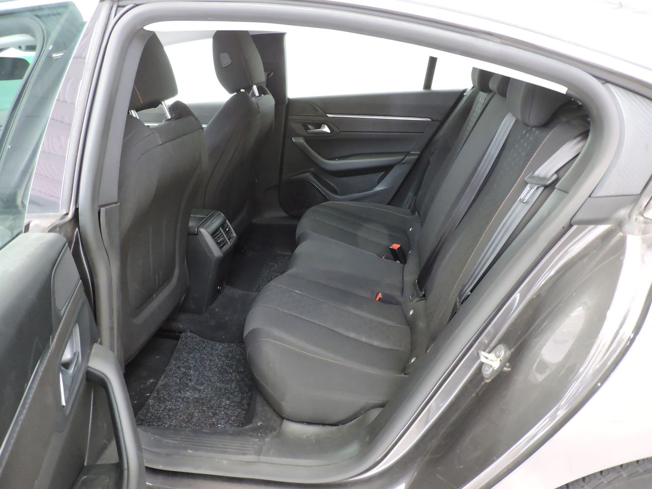 Peugeot 508 Business Line BlueHDi 130 S&S EAT8 - Foto 11