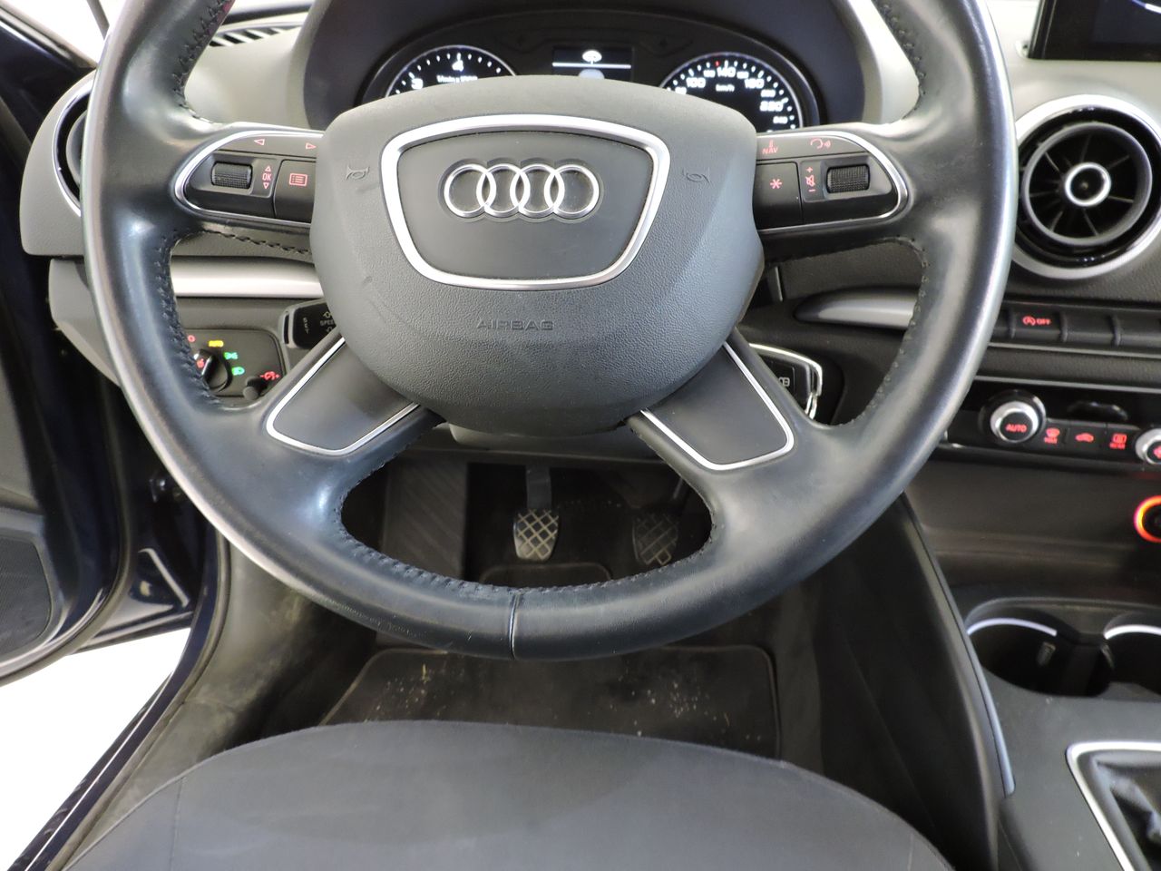 Audi A3 Sedan 1.6 TDI clean diesel 110 CV Attraction - Foto 12