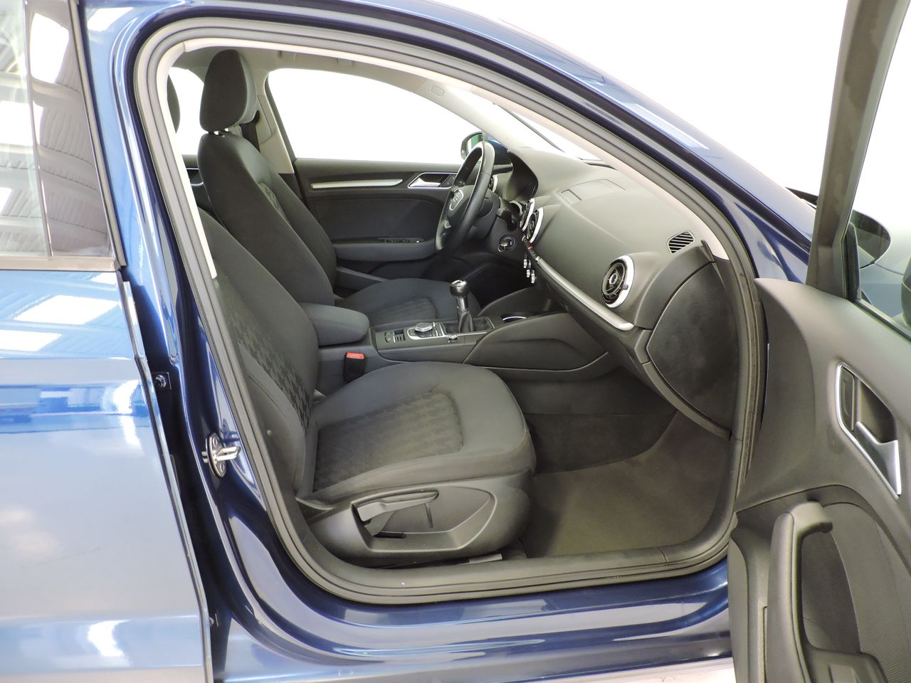 Audi A3 Sedan 1.6 TDI clean diesel 110 CV Attraction - Foto 10