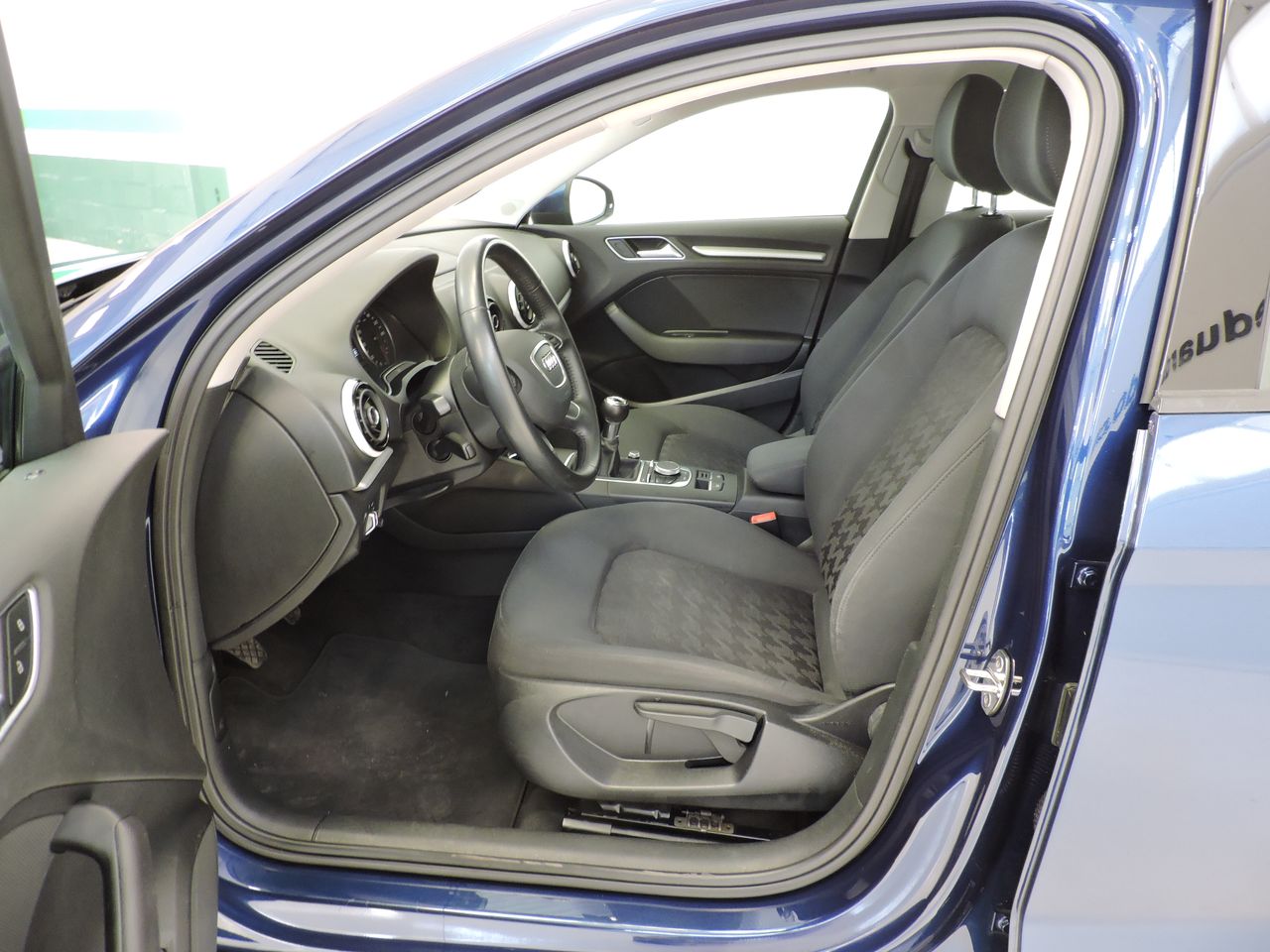 Audi A3 Sedan 1.6 TDI clean diesel 110 CV Attraction - Foto 9