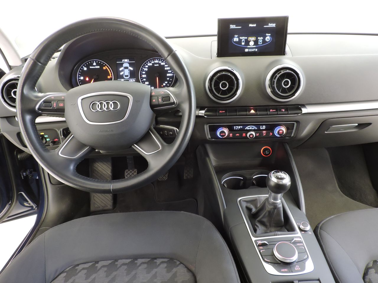 Audi A3 Sedan 1.6 TDI clean diesel 110 CV Attraction - Foto 8