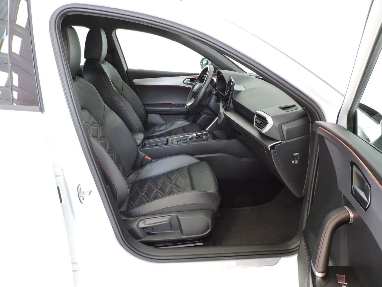 Seat Leon León Sportstourer 1.5 TGI 96 kW (130 CV) DSG FR - Foto 10